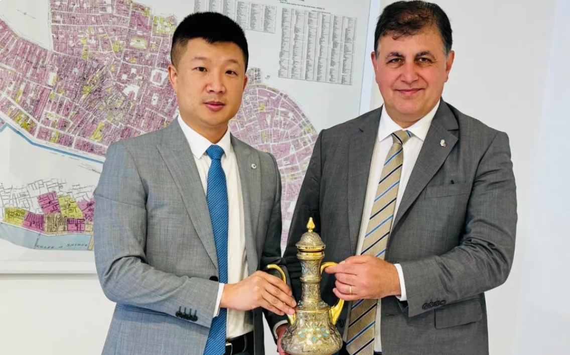 土耳其-中国商人协会拜访伊兹密尔市市长Cemil TURGAY